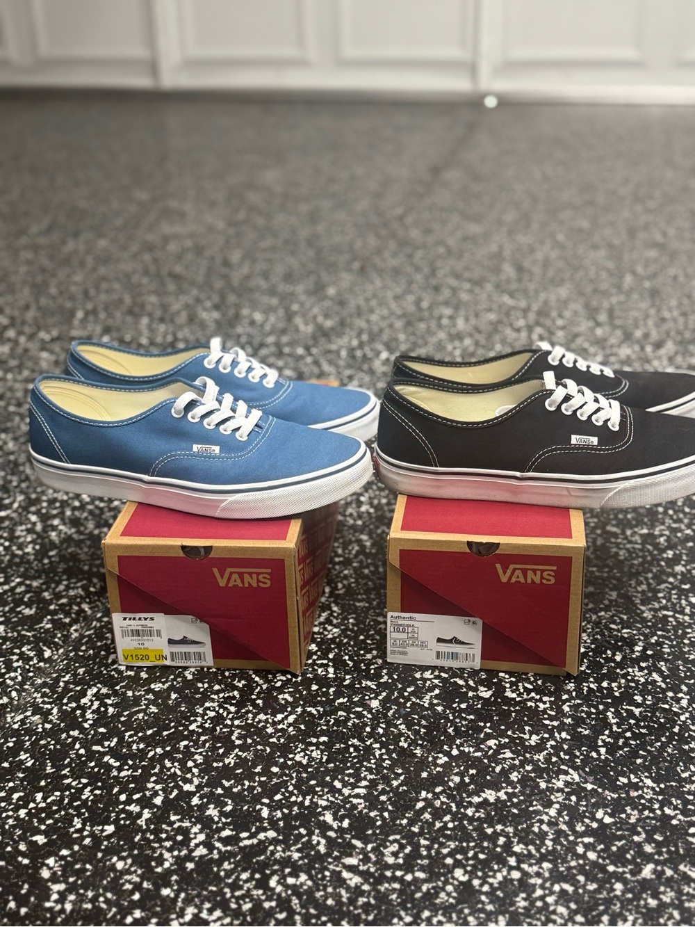 Vans Authentic Sz 10 Mens 2PAIRS